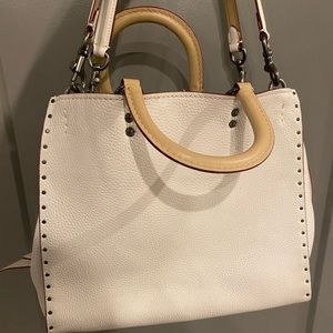 COACH ROGUE WITH RIVETS No: 30457 Color: Chalk
